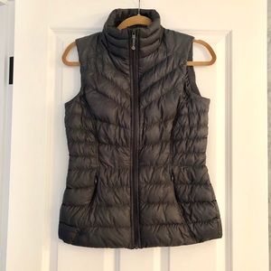 Athleta Puffy Vest